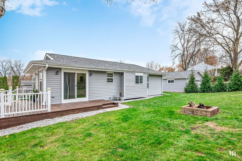 502 Plum Street Lake In The Hills IL 60156