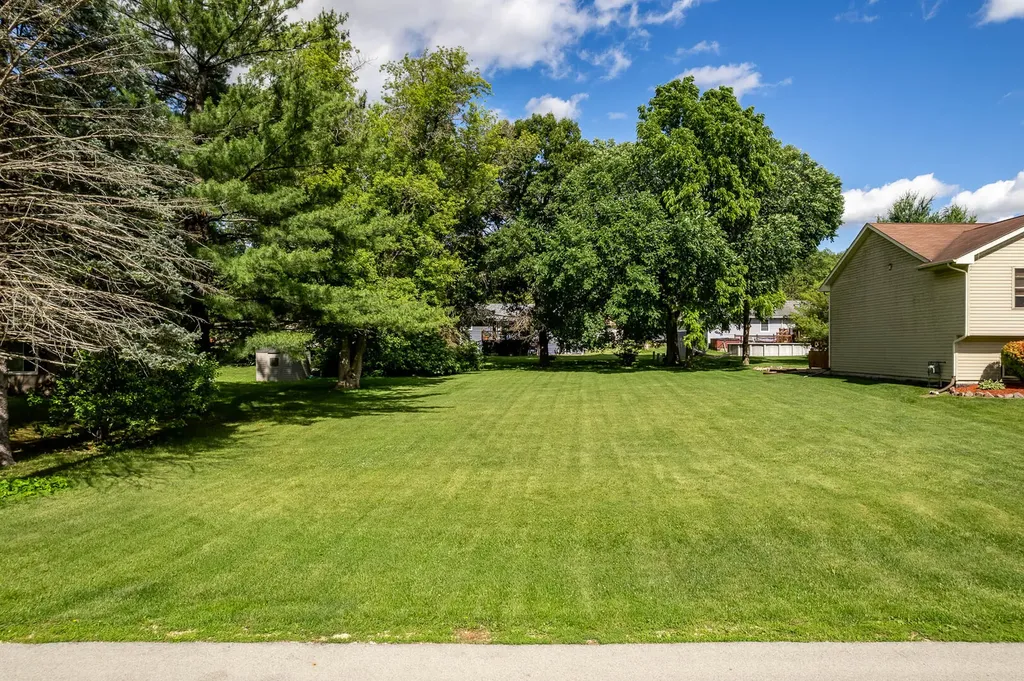 411 North East Staffordshire Drive SE Poplar Grove IL 61065