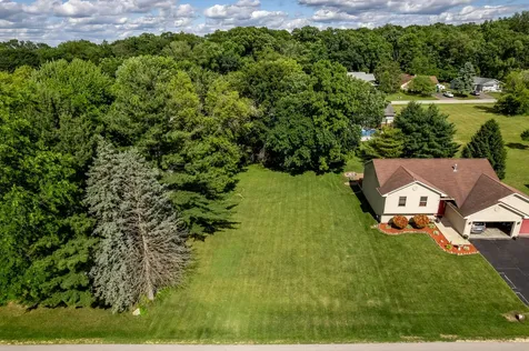 411 North East Staffordshire Drive SE Poplar Grove IL 61065