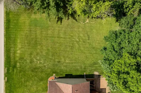 411 North East Staffordshire Drive SE Poplar Grove IL 61065
