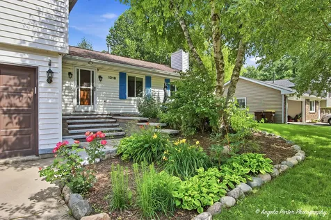 1218 Bunker Street Woodstock IL 60098