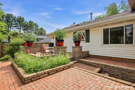 1218 Bunker Street Woodstock IL 60098