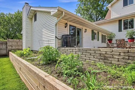 1218 Bunker Street Woodstock IL 60098