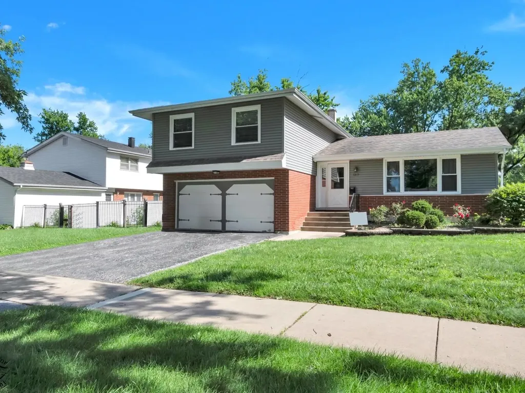 1215 187TH Street Homewood IL 60430