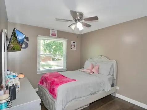 1215 187TH Street Homewood IL 60430