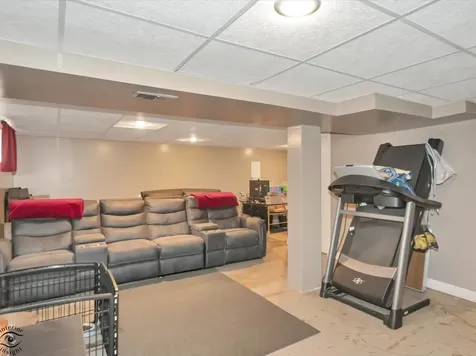 1215 187TH Street Homewood IL 60430