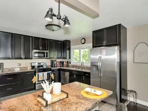 1215 187TH Street Homewood IL 60430