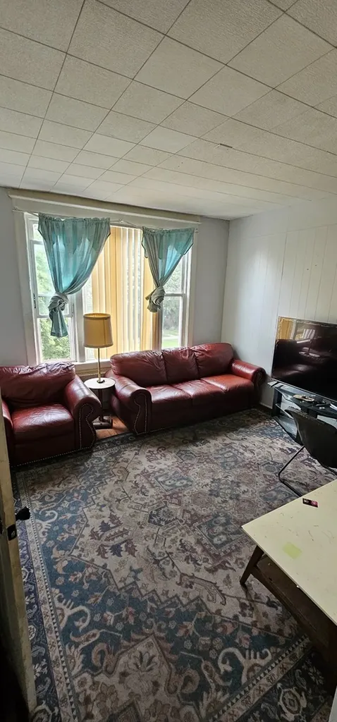 9316 South Marquette Avenue Chicago IL 60617