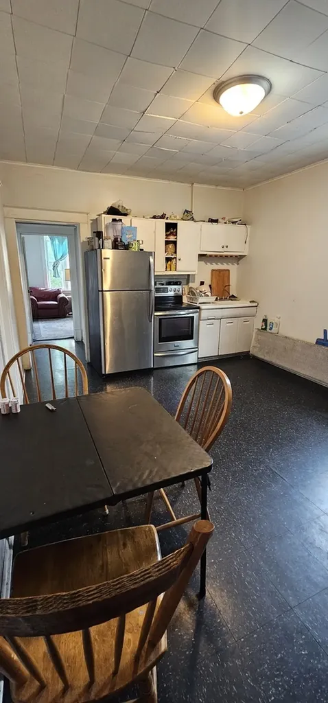 9316 South Marquette Avenue Chicago IL 60617