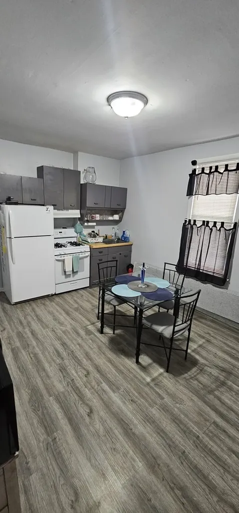 9316 South Marquette Avenue Chicago IL 60617