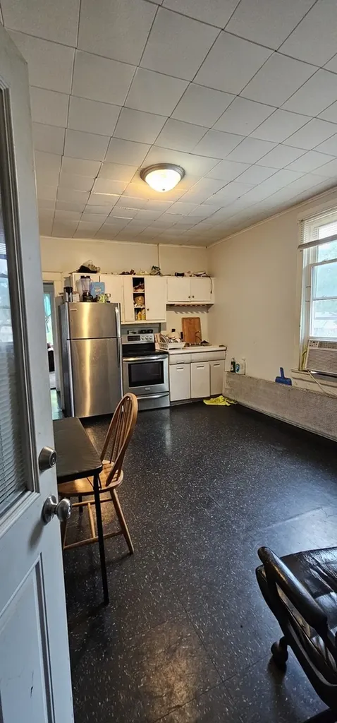 9316 South Marquette Avenue Chicago IL 60617