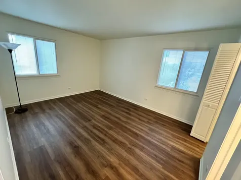 1460 Fairlane Drive Schaumburg IL 60193