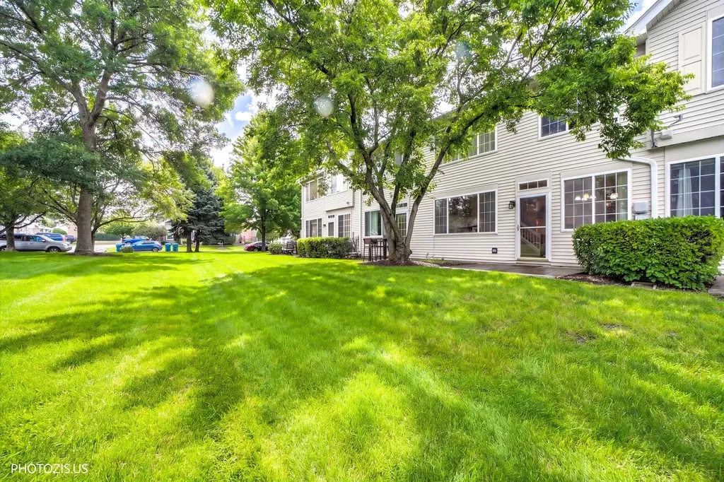3185 Anton Drive Aurora IL 60504