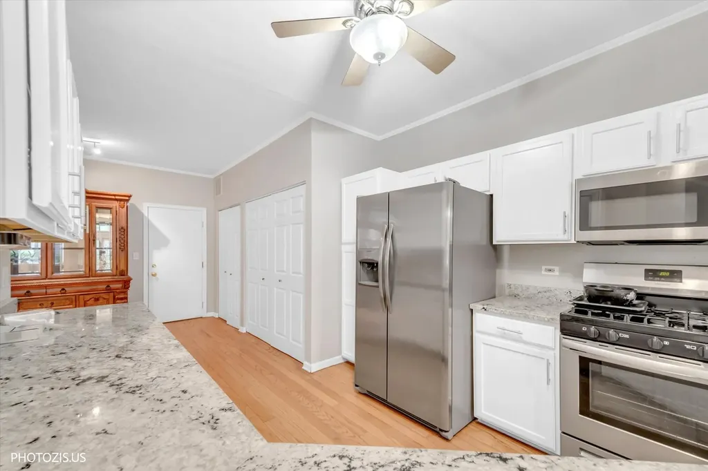 3185 Anton Drive Aurora IL 60504