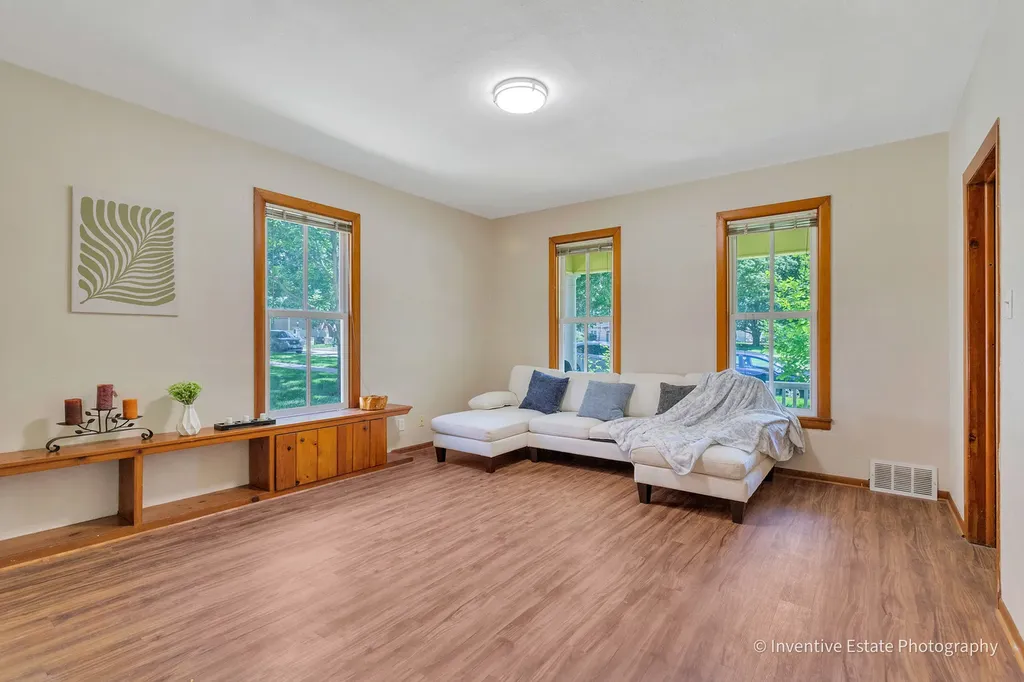 15 North Brainard Street Naperville IL 60540