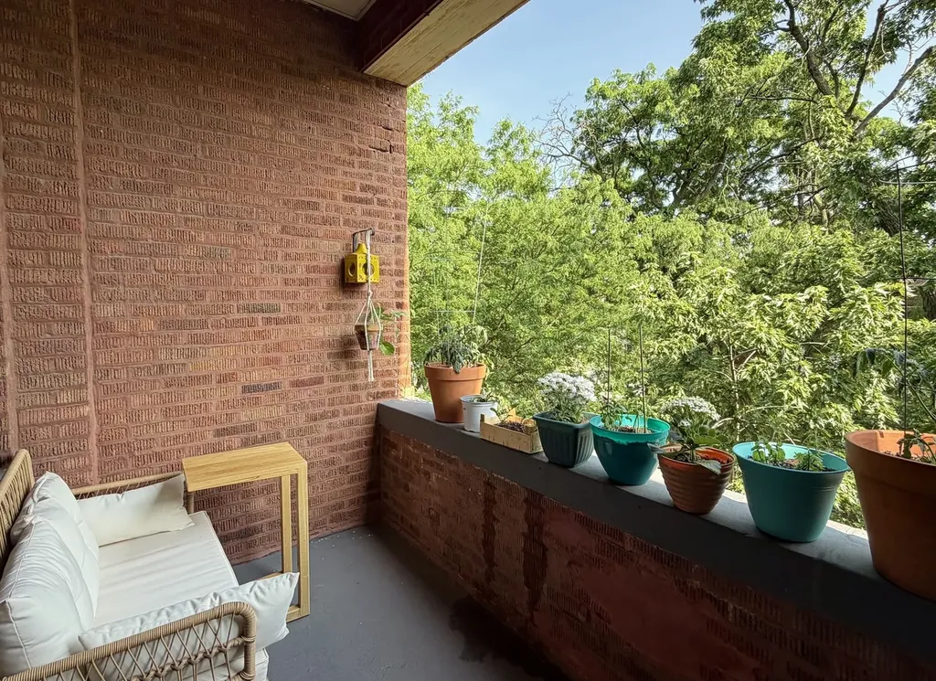 3102 West Cullom Avenue Chicago IL 60618