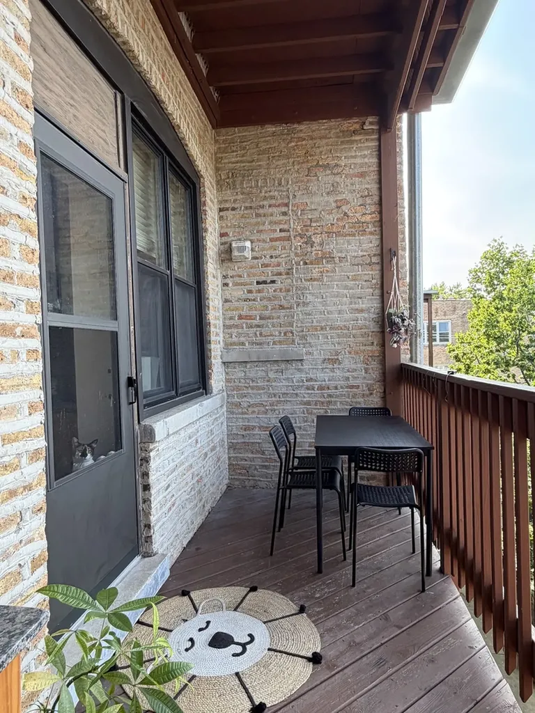 3102 West Cullom Avenue Chicago IL 60618