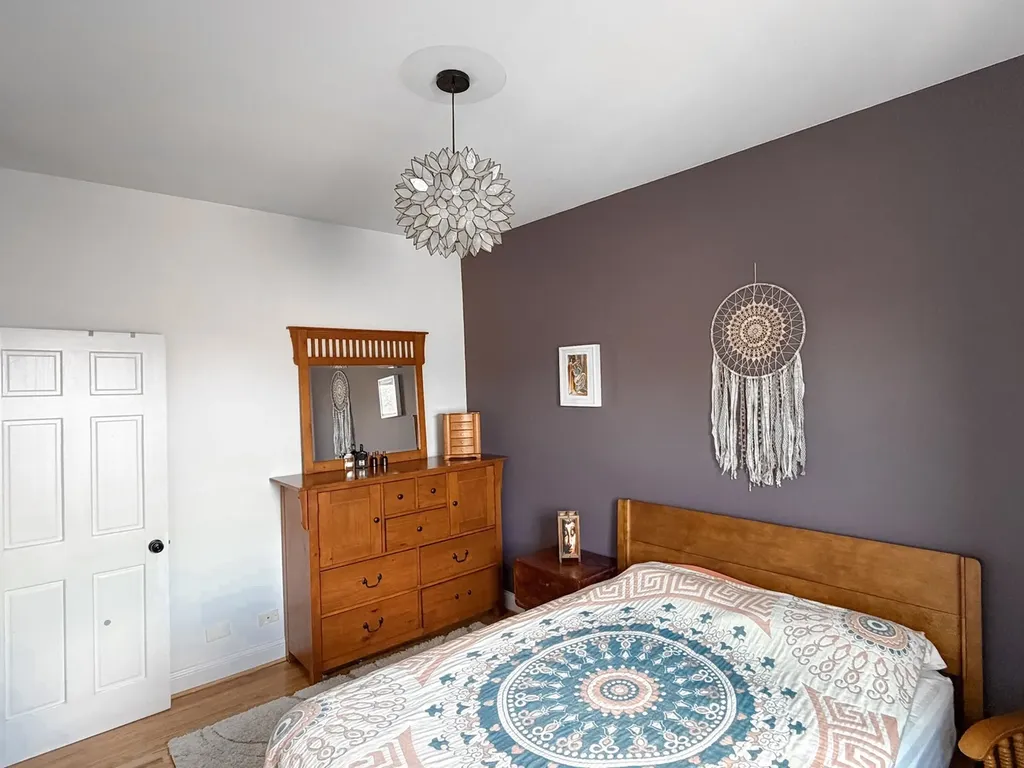 3102 West Cullom Avenue Chicago IL 60618
