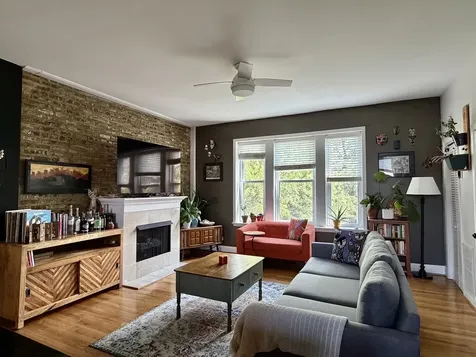 3102 West Cullom Avenue Chicago IL 60618