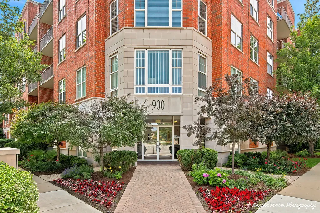 900 Lee Street Des Plaines IL 60016