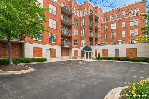 900 Lee Street Des Plaines IL 60016