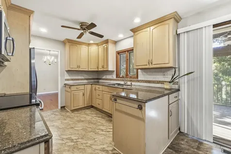 933 West Gilbert Avenue Palatine IL 60067