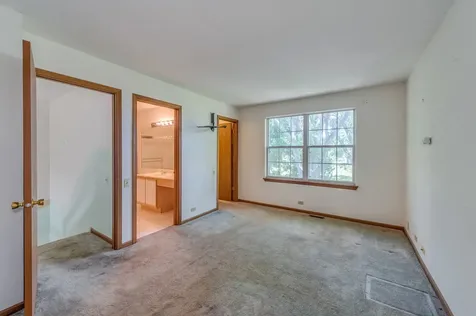 2016 Muirfield Circle Elgin IL 60123