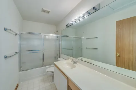 2016 Muirfield Circle Elgin IL 60123