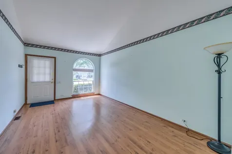 2016 Muirfield Circle Elgin IL 60123