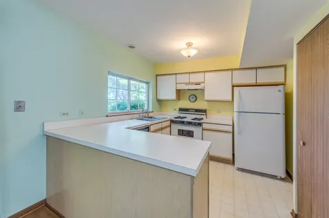 2016 Muirfield Circle Elgin IL 60123
