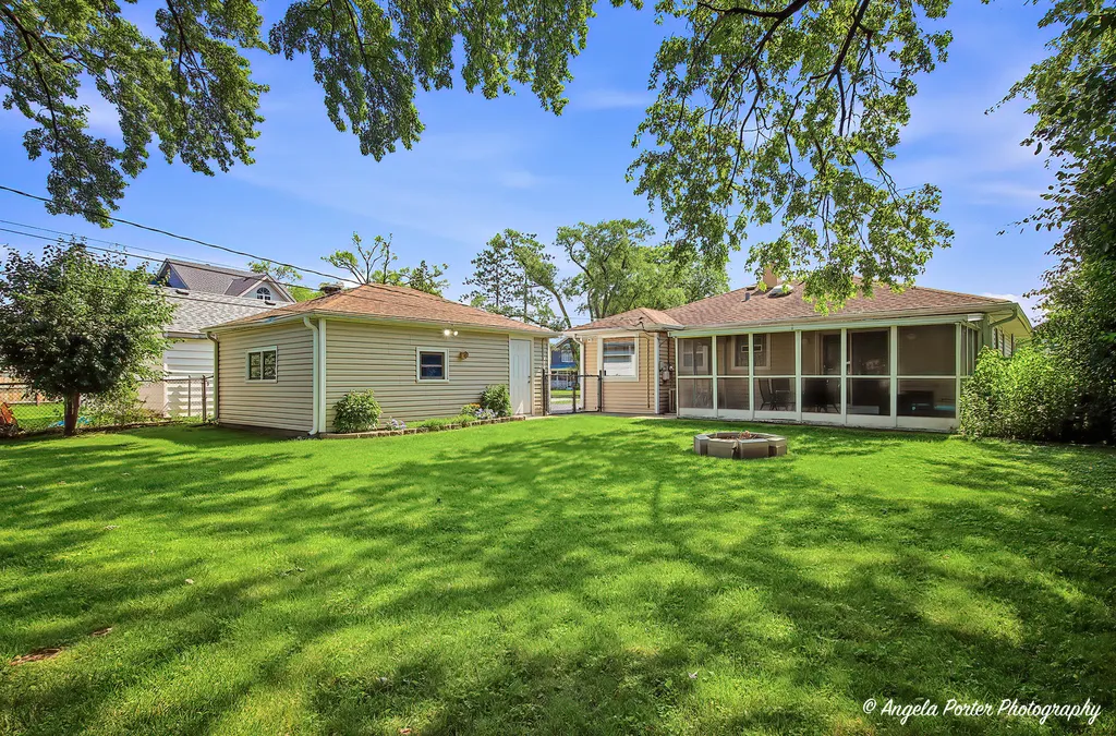 2409 Robin Lane Rolling Meadows IL 60008