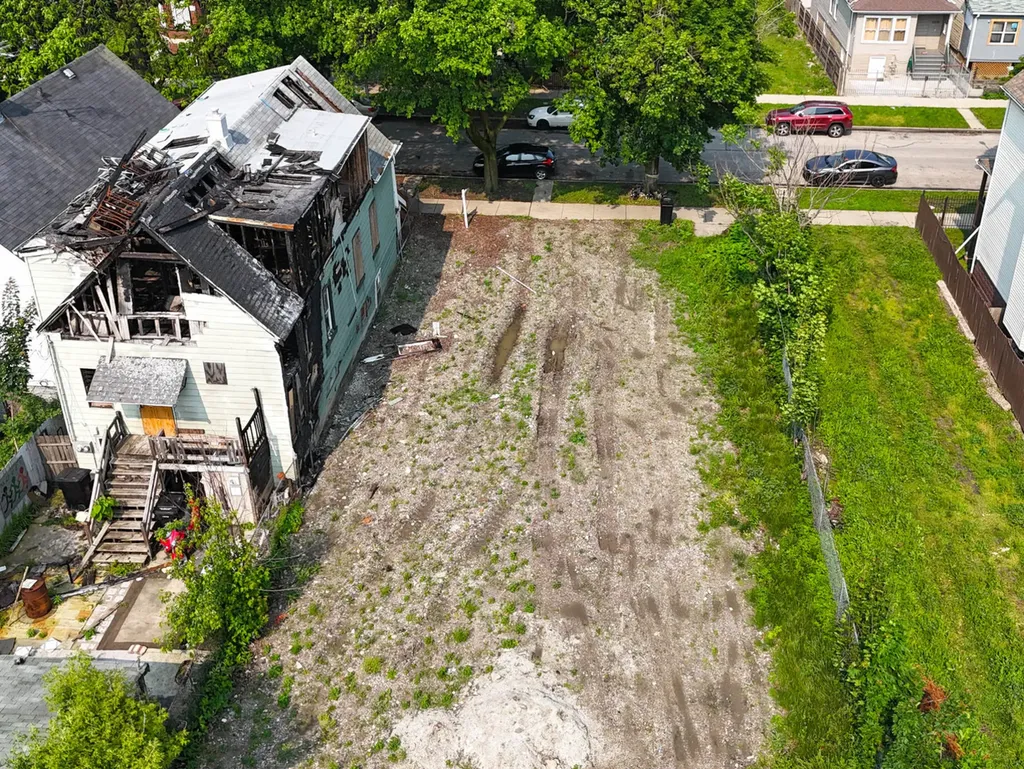5935 South Carpenter Street Chicago IL 60621