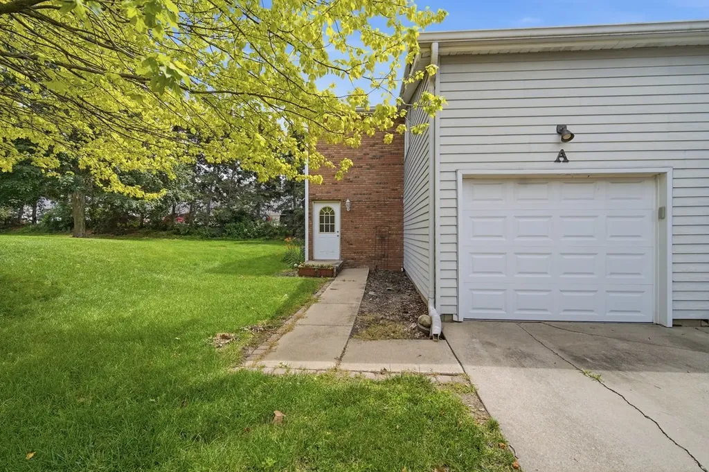 1532 Hunt Drive Normal IL 61761
