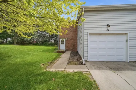 1532 Hunt Drive Normal IL 61761