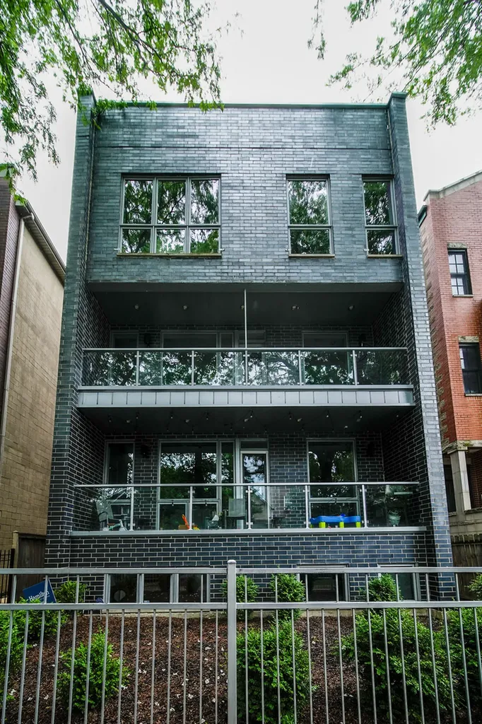 1751 West Roscoe Street Chicago IL 60657