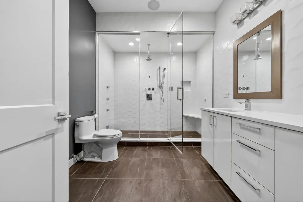 1751 West Roscoe Street Chicago IL 60657