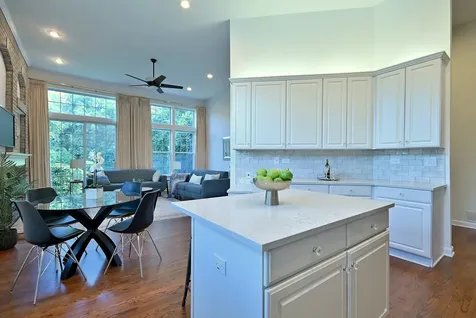 715 Masters Lane Riverwoods IL 60015
