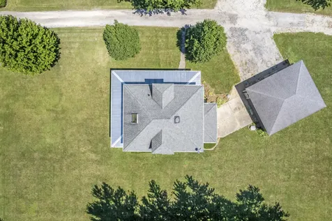 10202 Perry Road Dekalb IL 60115
