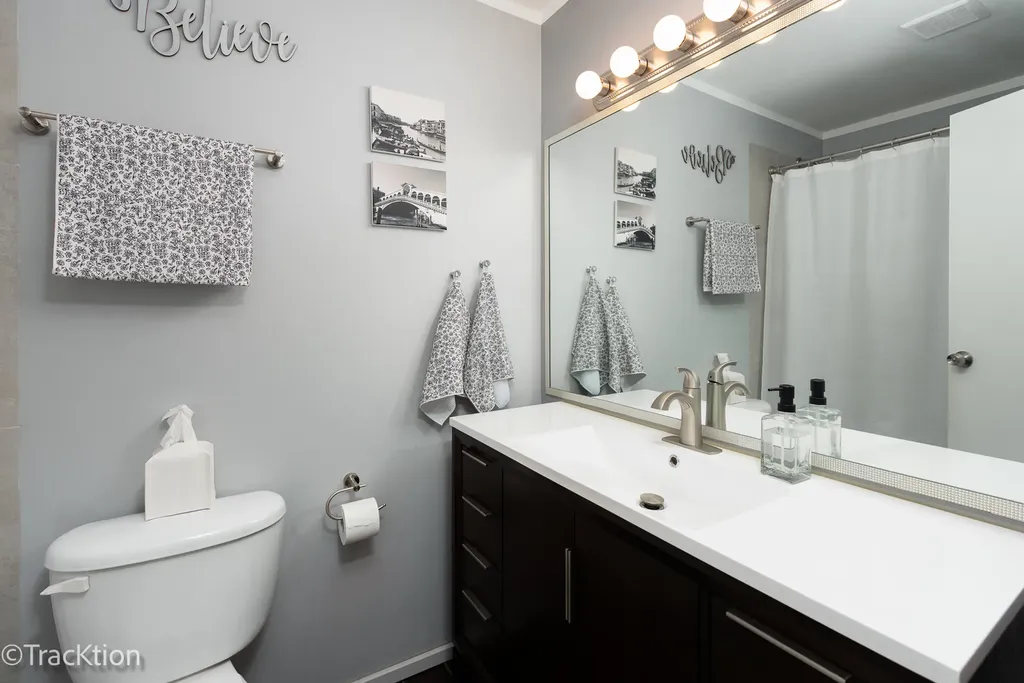 6010 Oakwood Drive Lisle IL 60532