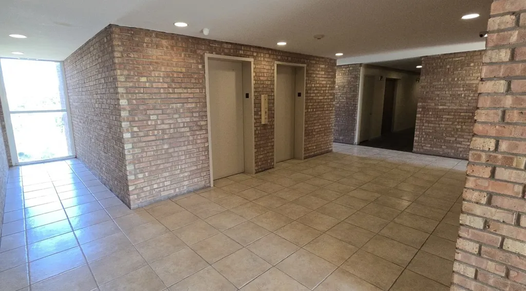 6010 Oakwood Drive Lisle IL 60532