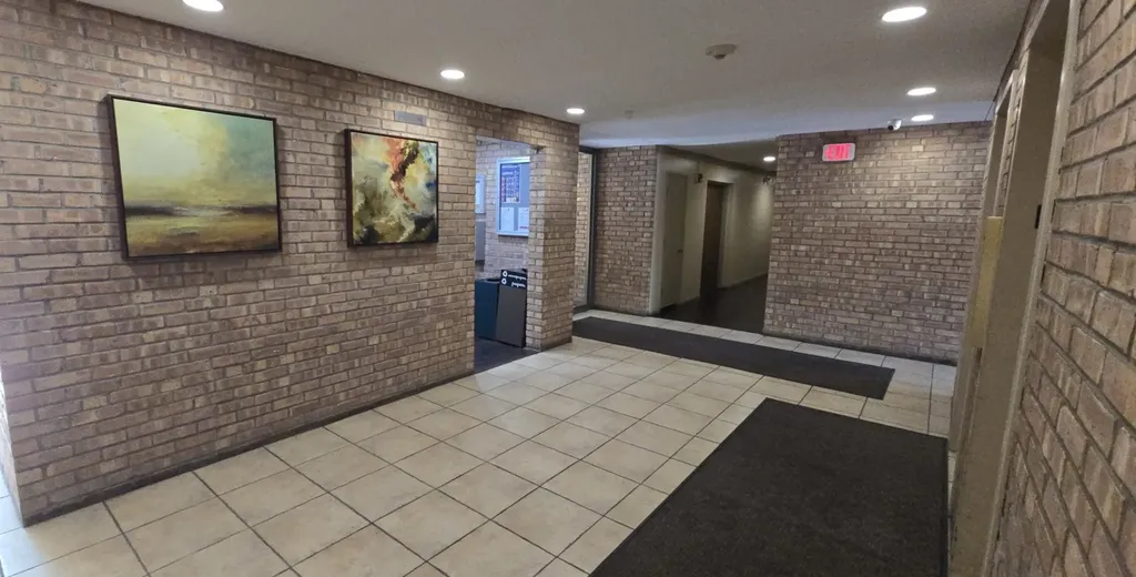 6010 Oakwood Drive Lisle IL 60532