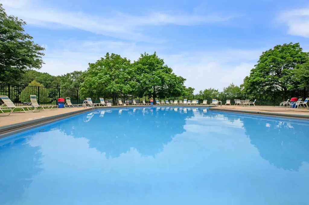 6010 Oakwood Drive Lisle IL 60532