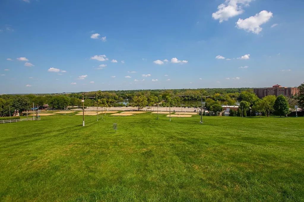 6010 Oakwood Drive Lisle IL 60532