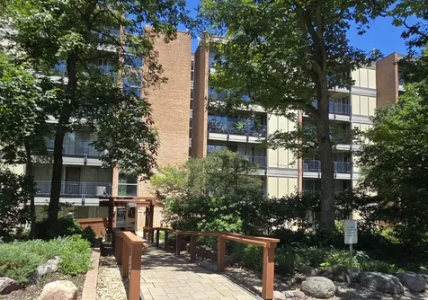6010 Oakwood Drive Lisle IL 60532