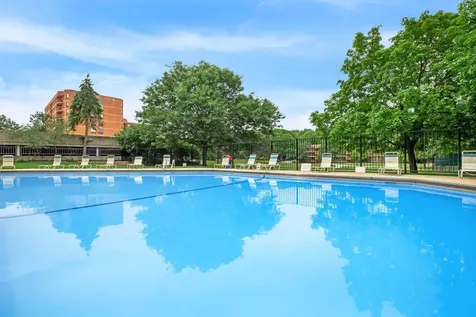6010 Oakwood Drive Lisle IL 60532