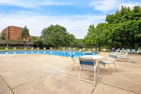 6010 Oakwood Drive Lisle IL 60532