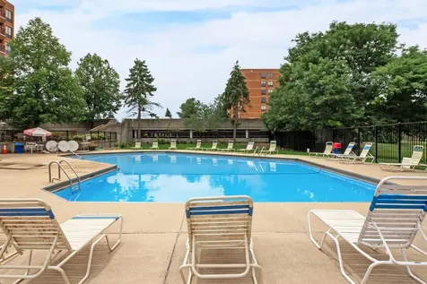6010 Oakwood Drive Lisle IL 60532