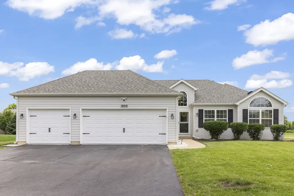 803 Canyon Trail Yorkville IL 60560