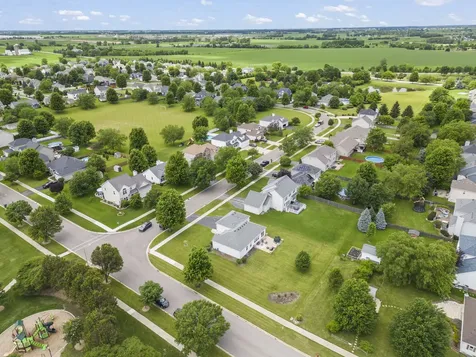 803 Canyon Trail Yorkville IL 60560