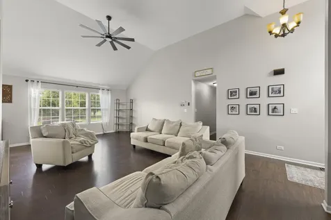 803 Canyon Trail Yorkville IL 60560